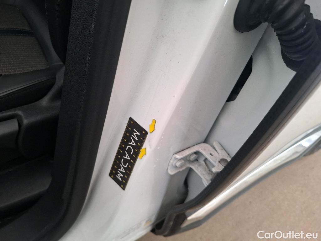  Peugeot  3008  II Allure Pack 1.2 PureTech 130CV BVA8 E6d #38