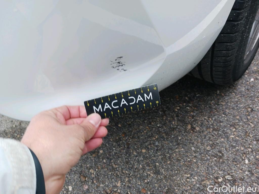  Bmw  Serie 1 BMW  / 2019 / 5P / berlina con portón 116d #4