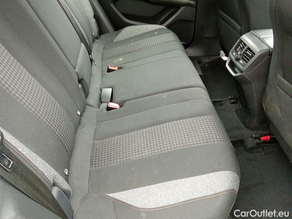  Peugeot  3008 PEUGEOT  / 2020 / 5P / todoterreno 1.2 PureTech 96KW S&S Active Pack EAT8 #19