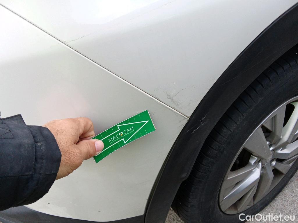  Peugeot  3008 PEUGEOT  / 2020 / 5P / todoterreno 1.2 PureTech 96KW S&S Active Pack EAT8 #35