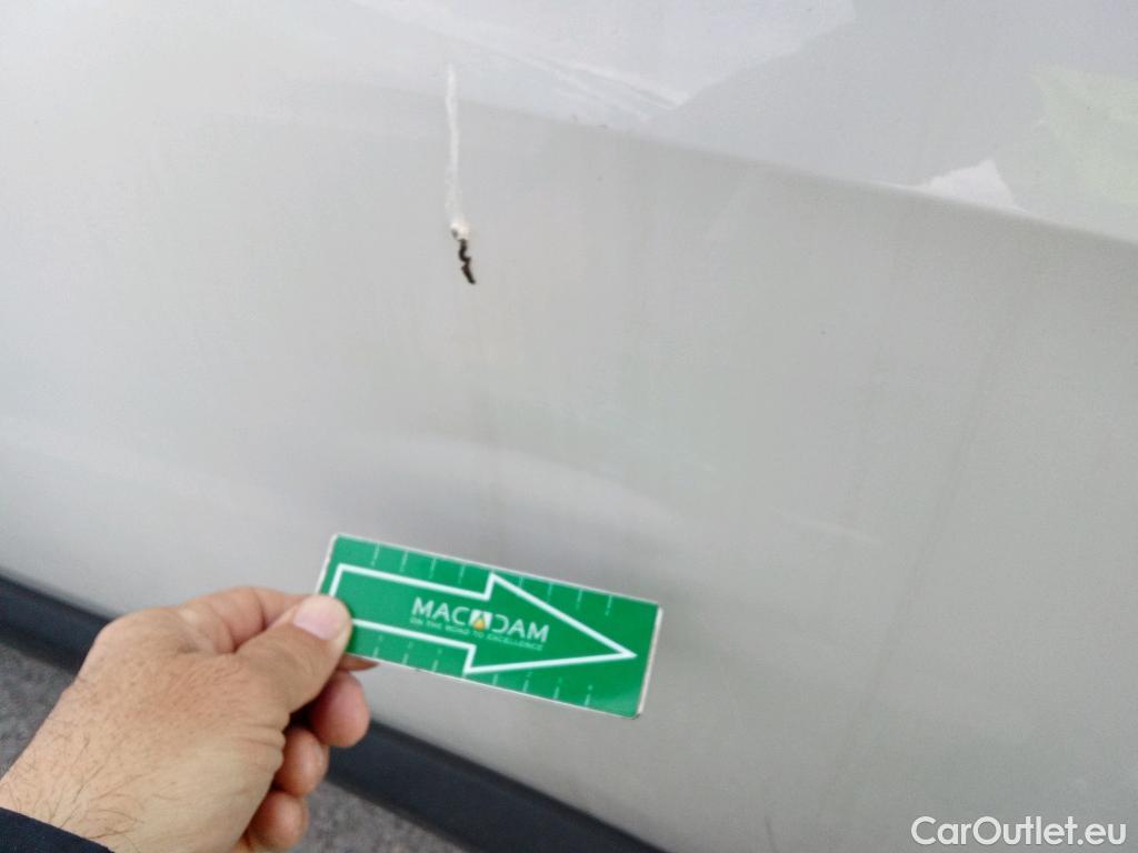  Peugeot  3008 PEUGEOT  / 2020 / 5P / todoterreno 1.2 PureTech 96KW S&S Active Pack EAT8 #4