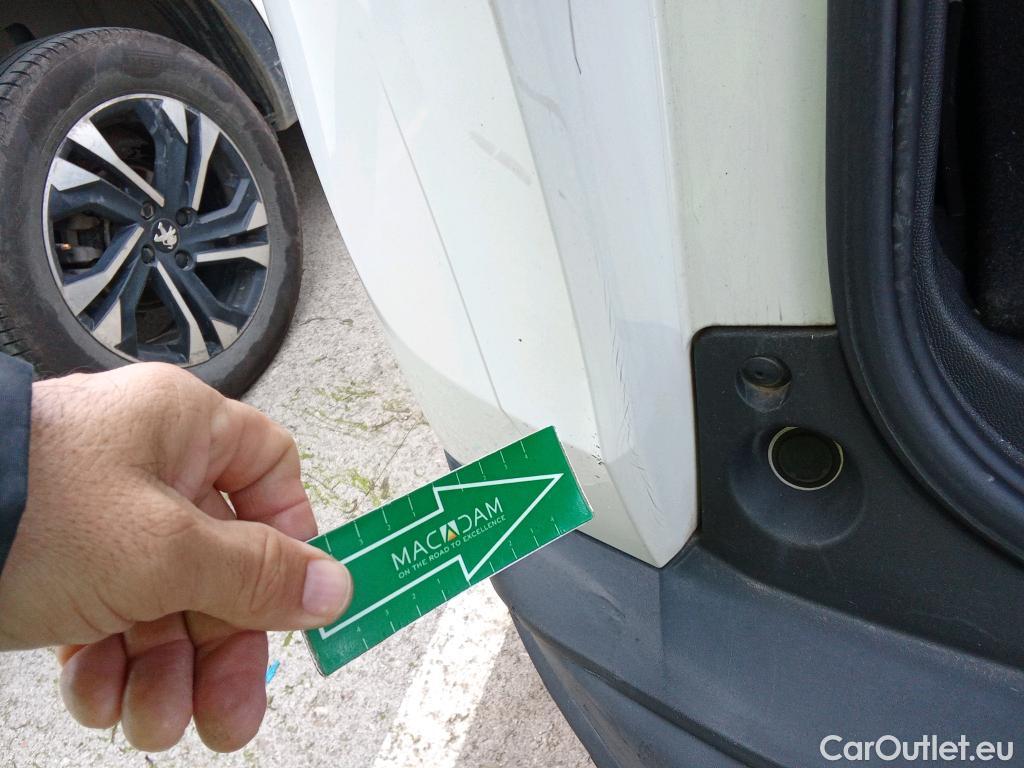  Peugeot  3008 PEUGEOT  / 2020 / 5P / todoterreno 1.2 PureTech 96KW S&S Active Pack EAT8 #37