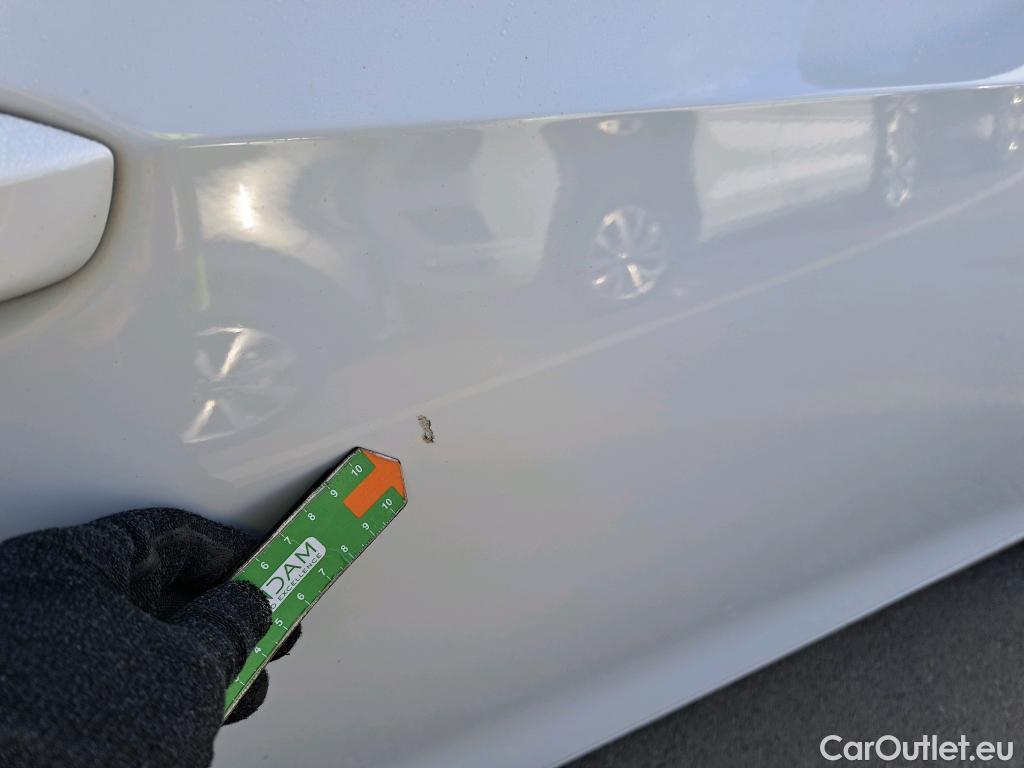  Volkswagen  Golf  VOLKSWAGEN / 2020 / 5P / berlina con portón 2.0 TDI 85kW (115CV) #27