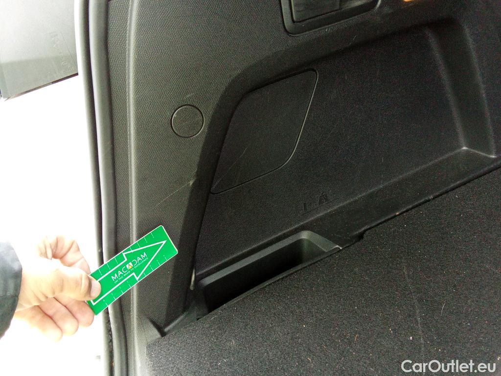  Peugeot  3008 PEUGEOT  / 2020 / 5P / todoterreno 1.2 PureTech 96KW S&S Active Pack EAT8 #29