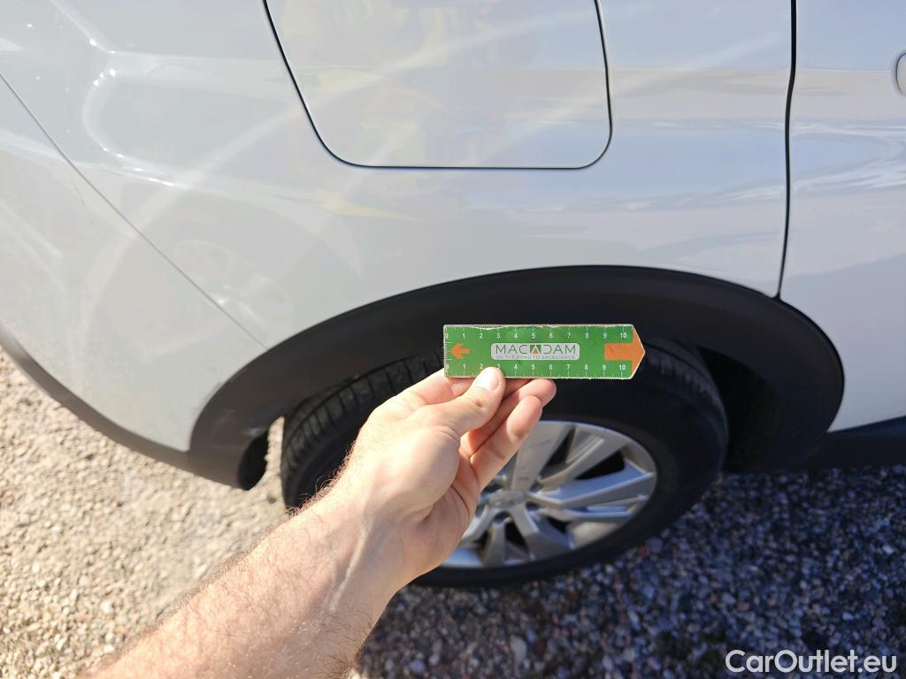  Peugeot  3008 PEUGEOT  / 2020 / 5P / todoterreno 1.2 PureTech 96KW S&S Active Pack EAT8 #21