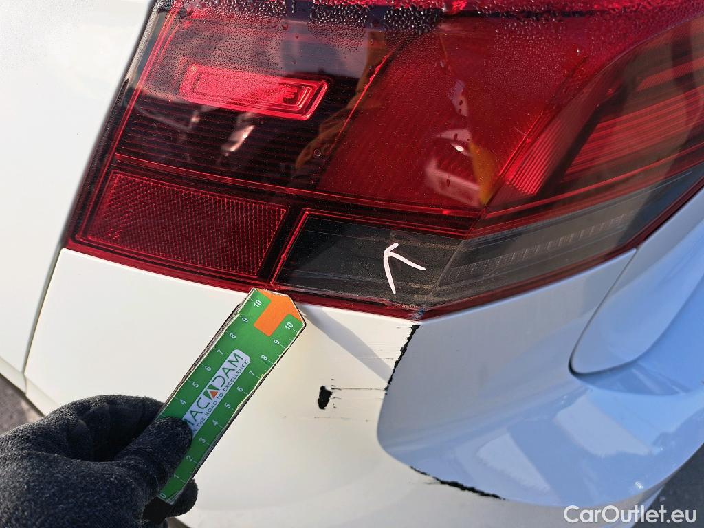  Volkswagen  Golf  VOLKSWAGEN / 2020 / 5P / berlina con portón 2.0 TDI 85kW (115CV) #2