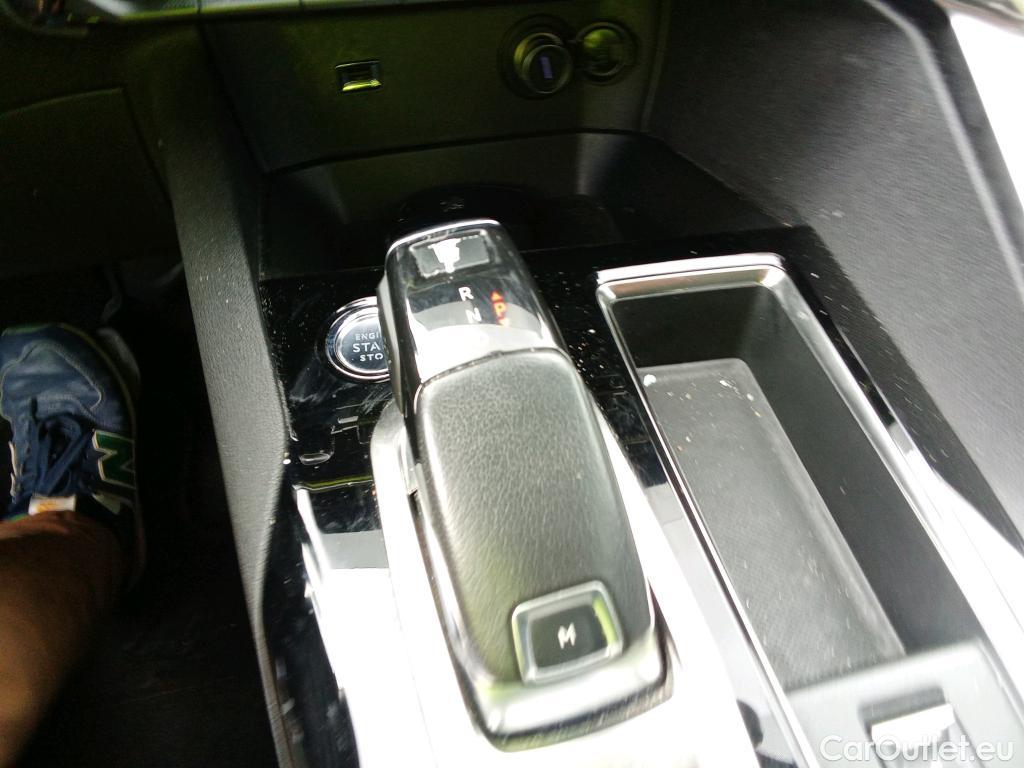  Peugeot  3008 PEUGEOT  / 2020 / 5P / todoterreno 1.2 PureTech 96KW S&S Active Pack EAT8 #30