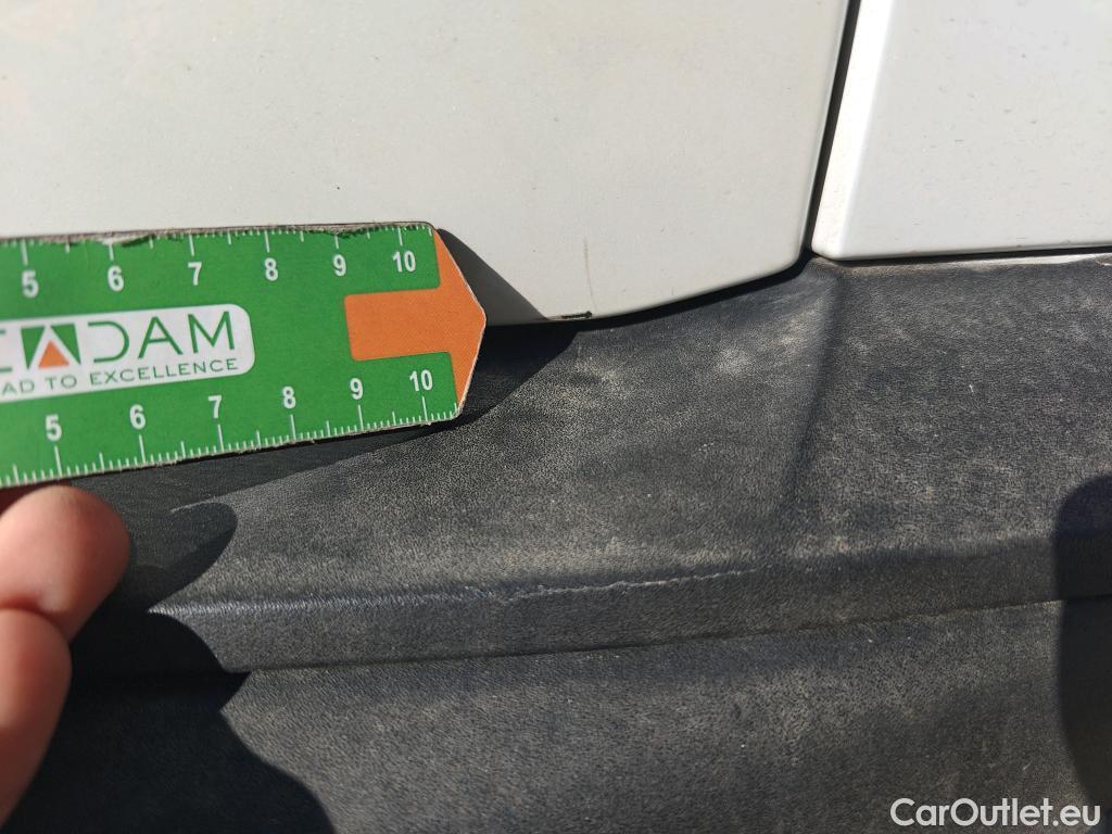  Peugeot  3008 PEUGEOT  / 2020 / 5P / todoterreno 1.2 PureTech 96KW S&S Active Pack EAT8 #42