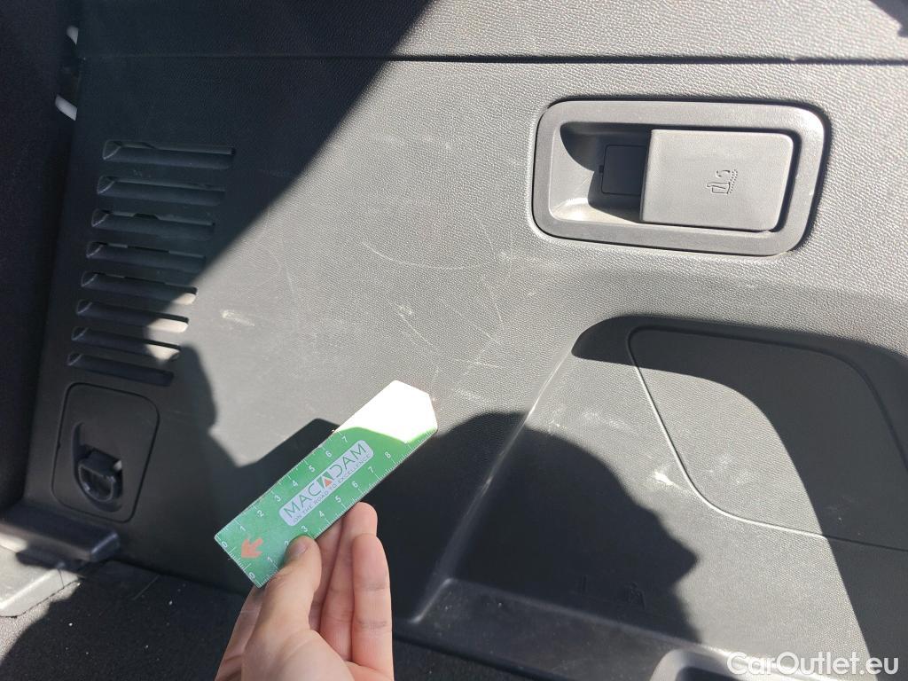  Peugeot  3008 PEUGEOT  / 2020 / 5P / todoterreno 1.2 PureTech 96KW S&S Active Pack EAT8 #40