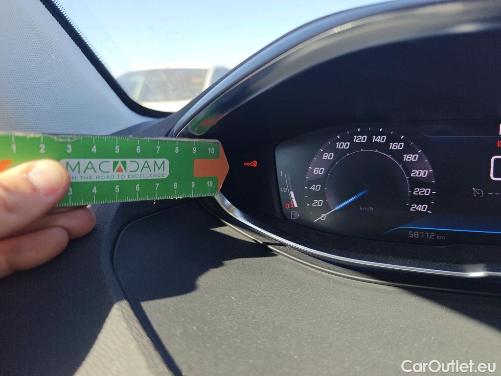  Peugeot  3008 PEUGEOT  / 2020 / 5P / todoterreno 1.2 PureTech 96KW S&S Active Pack EAT8 #24