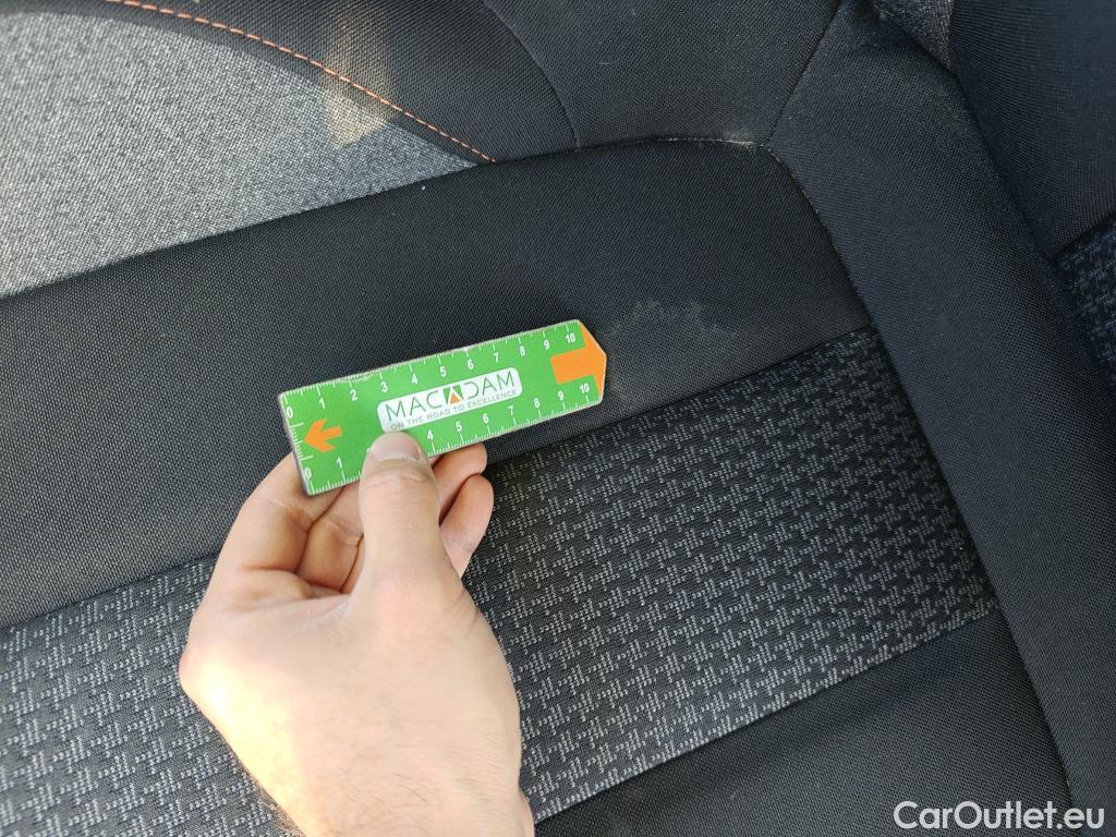  Peugeot  3008 PEUGEOT  / 2020 / 5P / todoterreno 1.2 PureTech 96KW S&S Active Pack EAT8 #27