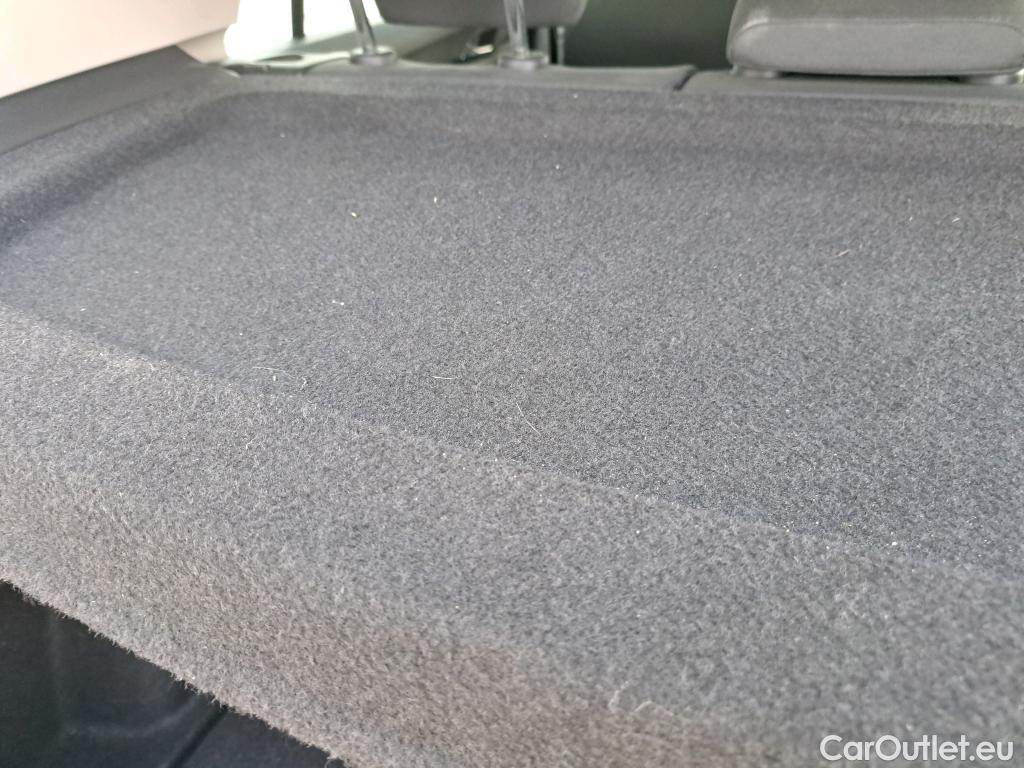  Volkswagen  Golf  VOLKSWAGEN / 2020 / 5P / berlina con portón 2.0 TDI 85kW (115CV) #17