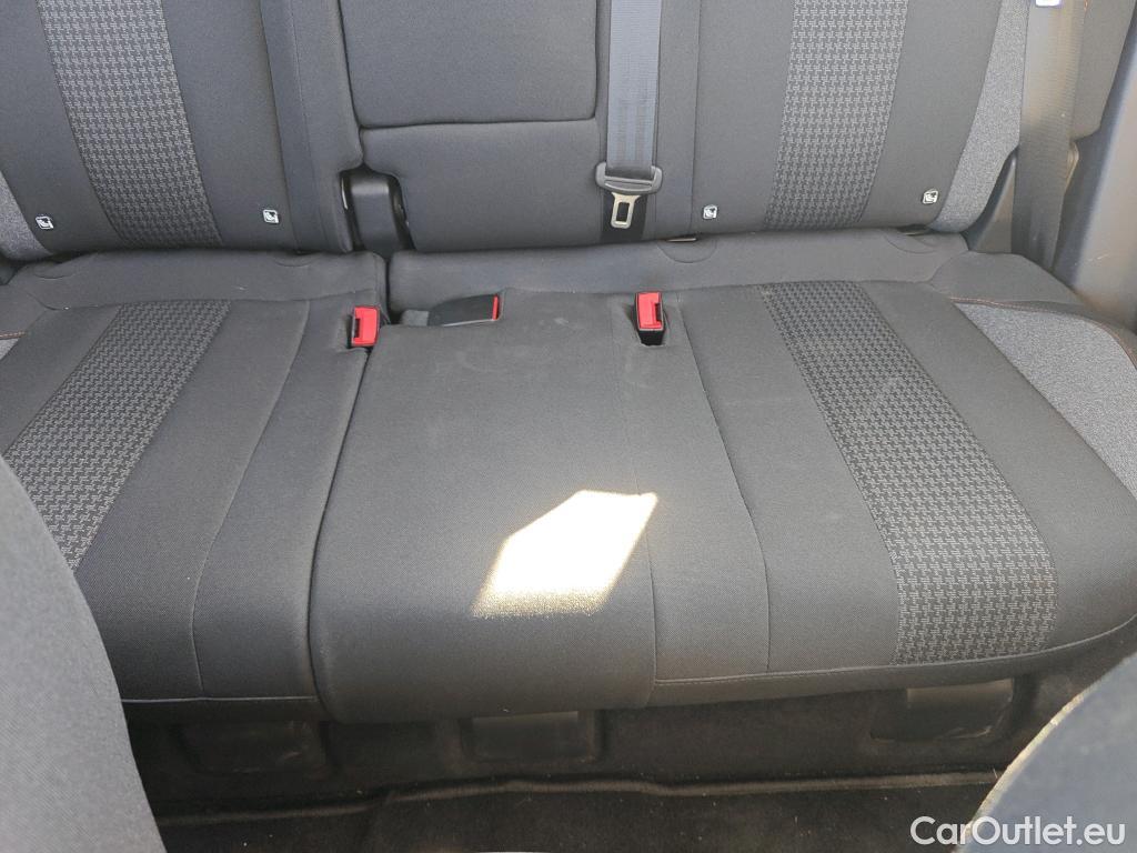  Peugeot  3008 PEUGEOT  / 2020 / 5P / todoterreno 1.2 PureTech 96KW S&S Active Pack EAT8 #29