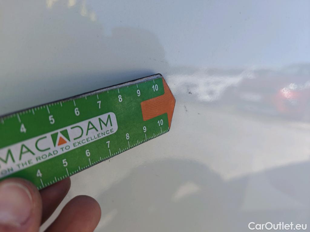  Peugeot  3008 PEUGEOT  / 2020 / 5P / todoterreno 1.2 PureTech 96KW S&S Active Pack EAT8 #35