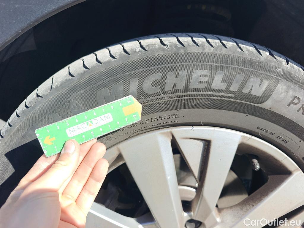  Peugeot  3008 PEUGEOT  / 2020 / 5P / todoterreno 1.2 PureTech 96KW S&S Active Pack EAT8 #30