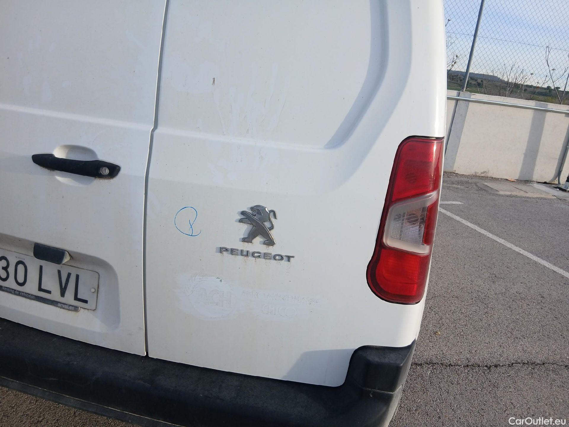  Peugeot  Partner PEUGEOT  / 2018 / 4P / furgón derivado de turismo Premium Standard 600kg BlueHDi 73kW (AC) #29