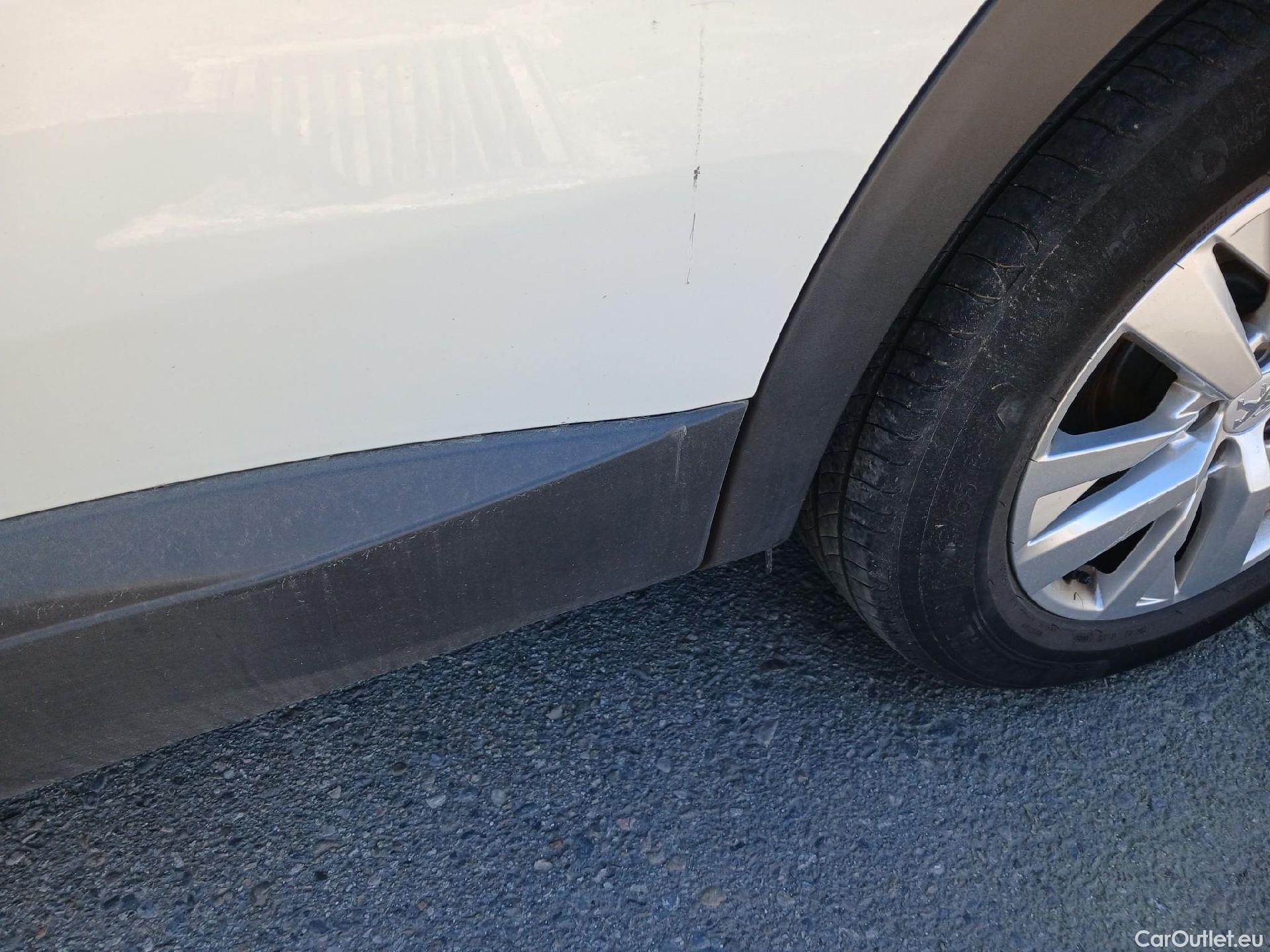  Peugeot  3008 PEUGEOT  / 2020 / 5P / todoterreno 1.2 PureTech 96KW S&S Active Pack EAT8 #10