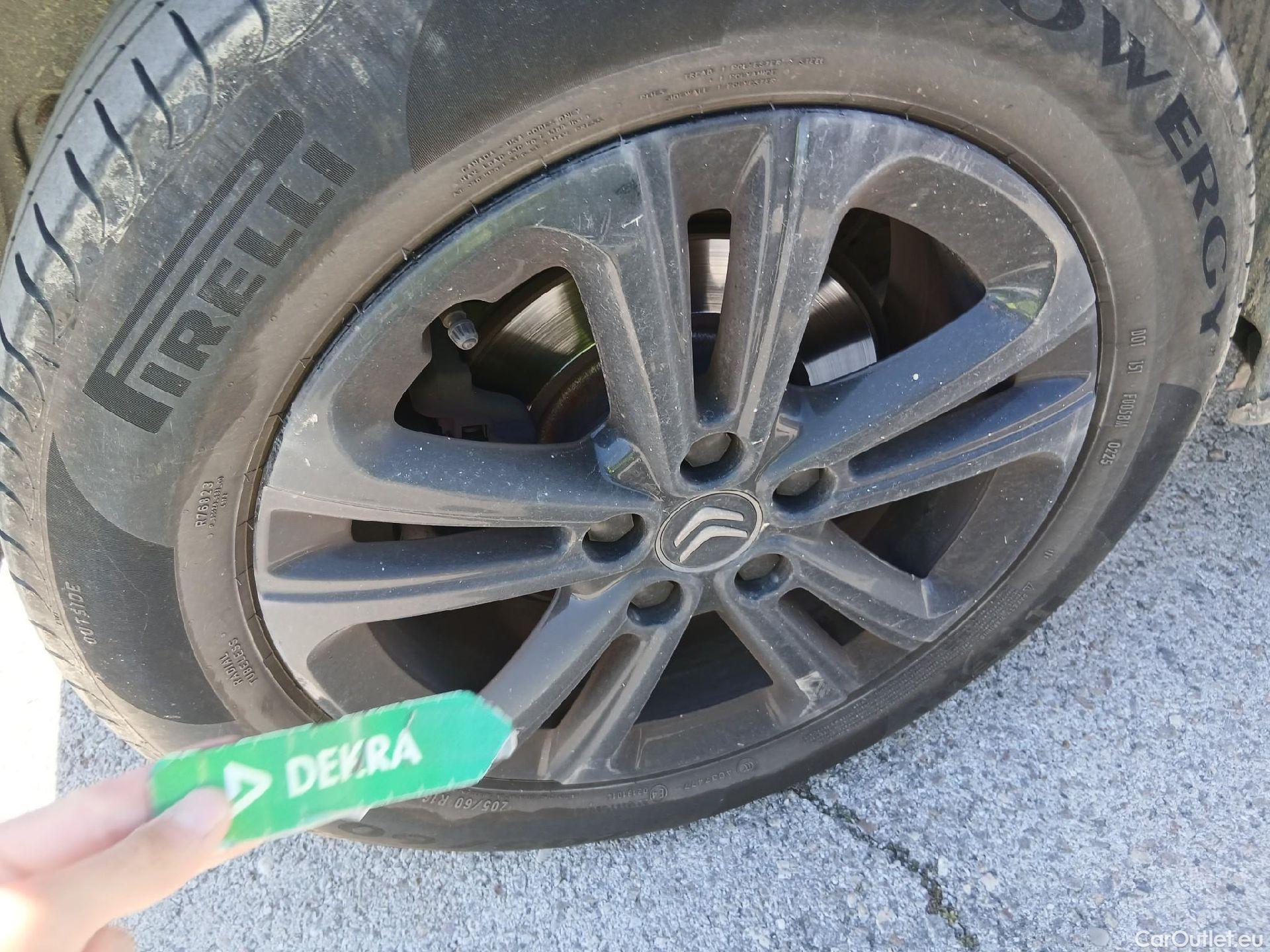  Citroen  Berlingo CITROEN  / 2018 / 5P / monovolumen compacto Talla M BlueHDi 100 SHINE #55