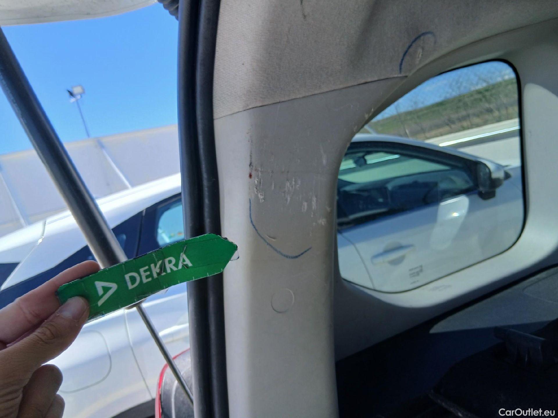  Citroen  Berlingo CITROEN  / 2018 / 5P / monovolumen compacto Talla M BlueHDi 100 SHINE #44