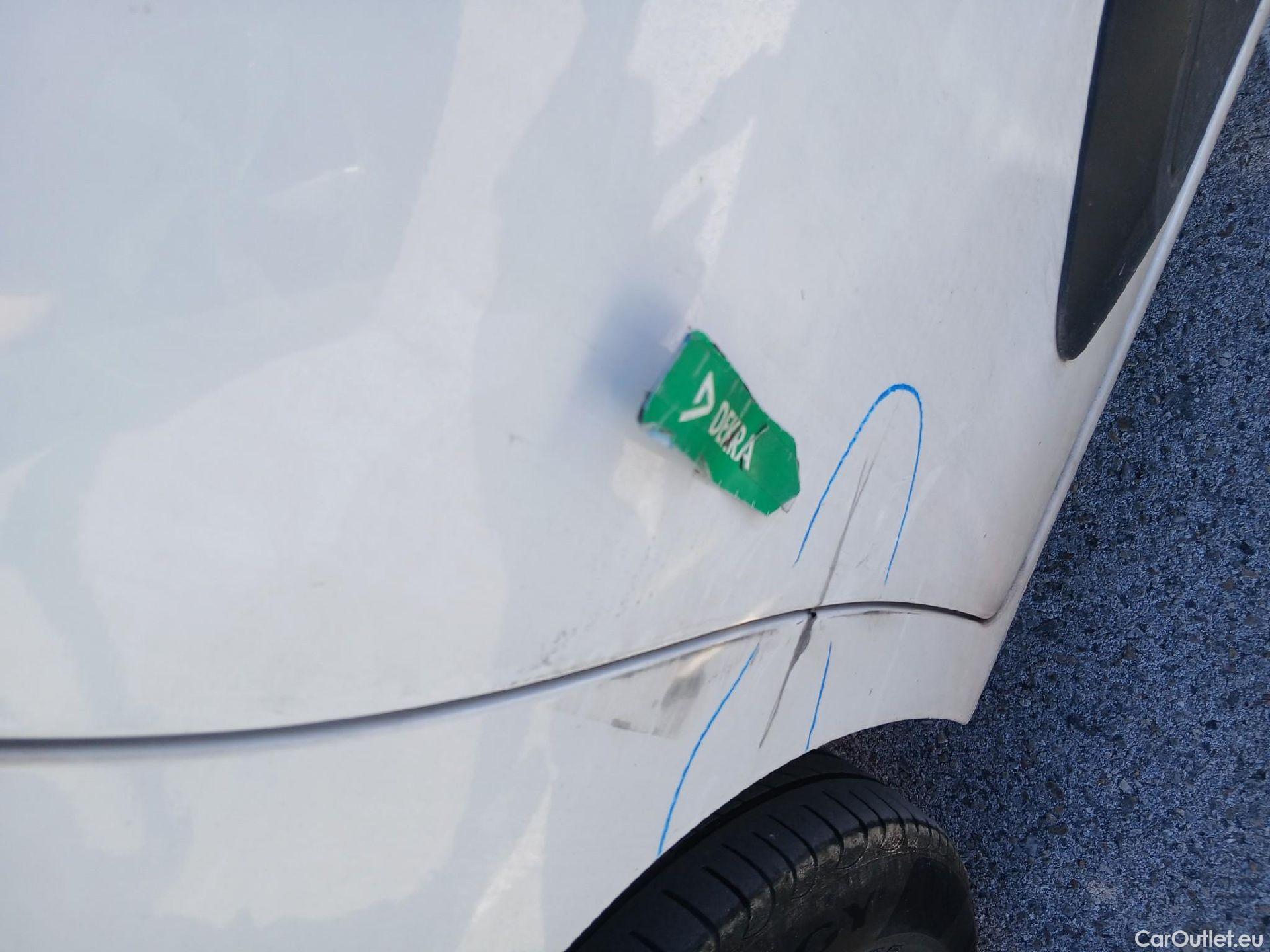  Citroen  Berlingo CITROEN  / 2018 / 5P / monovolumen compacto Talla M BlueHDi 100 SHINE #56