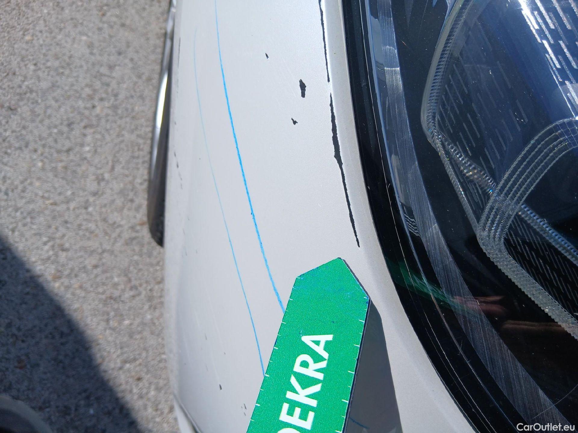  Bmw  Serie 1 BMW  / 2019 / 5P / berlina con portón 118i #2