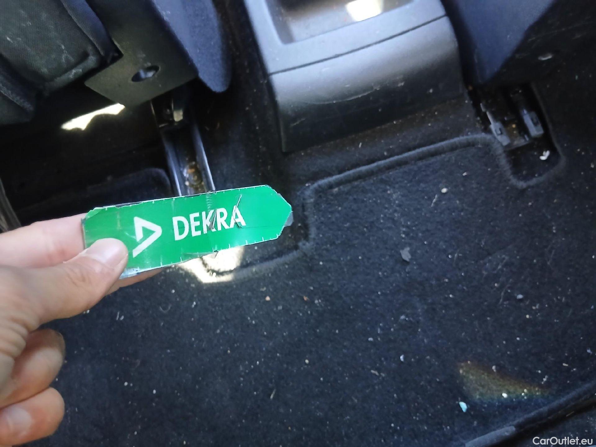  Citroen  Berlingo CITROEN  / 2018 / 5P / monovolumen compacto Talla M BlueHDi 100 SHINE #27