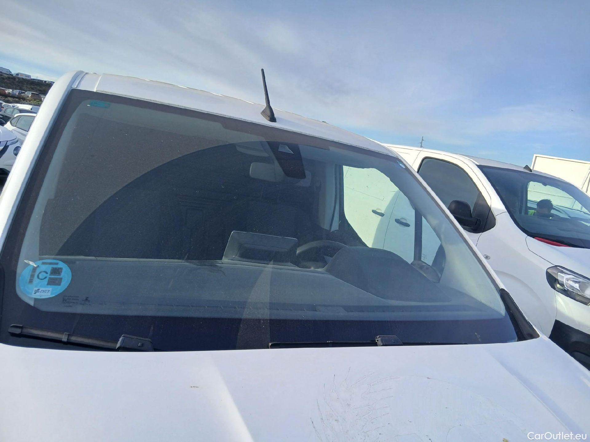  Peugeot  Partner PEUGEOT  / 2018 / 4P / furgón derivado de turismo Premium Standard 600kg BlueHDi 73kW (AC) #19