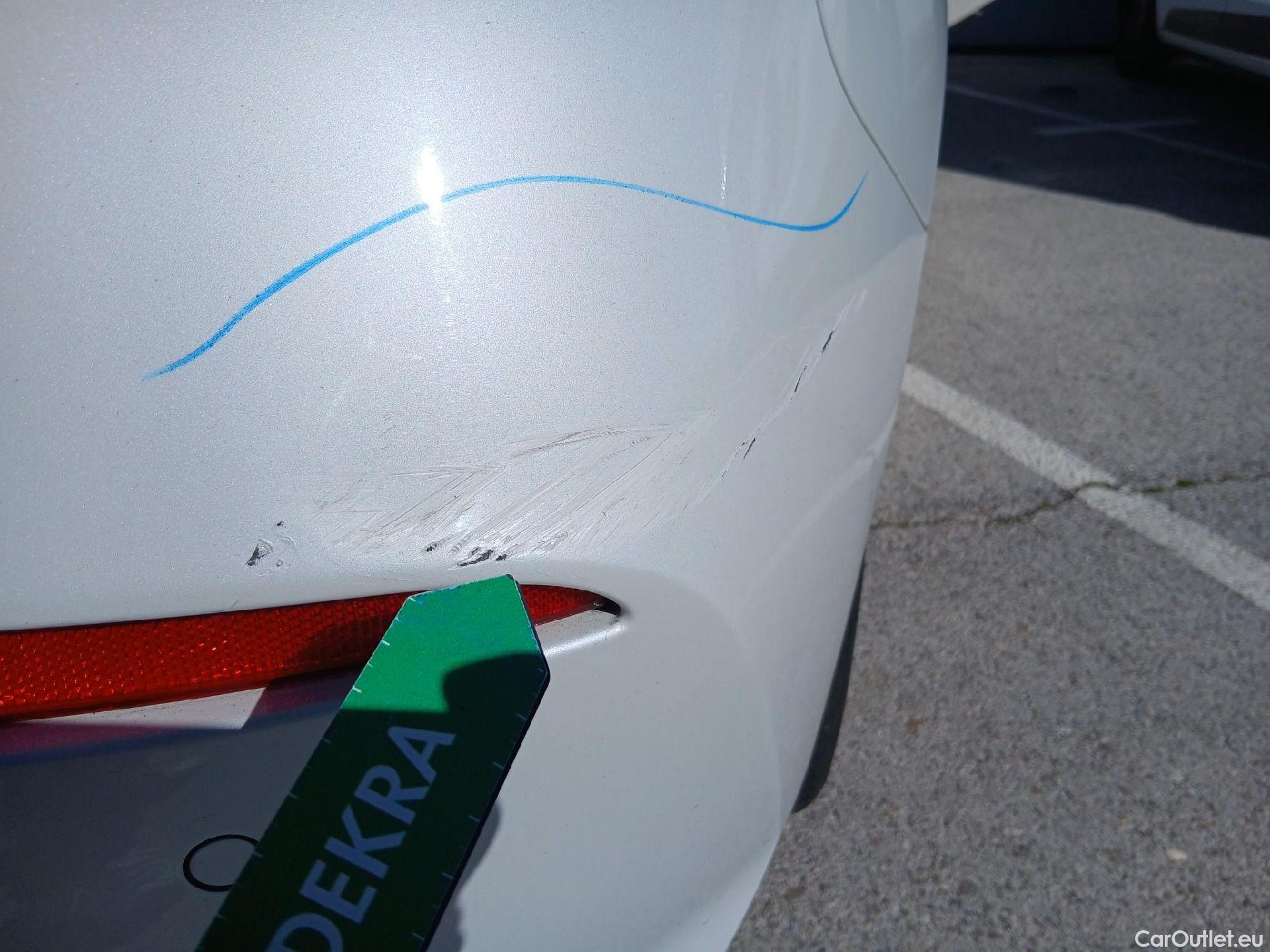  Bmw  Serie 1 BMW  / 2019 / 5P / berlina con portón 118i #22