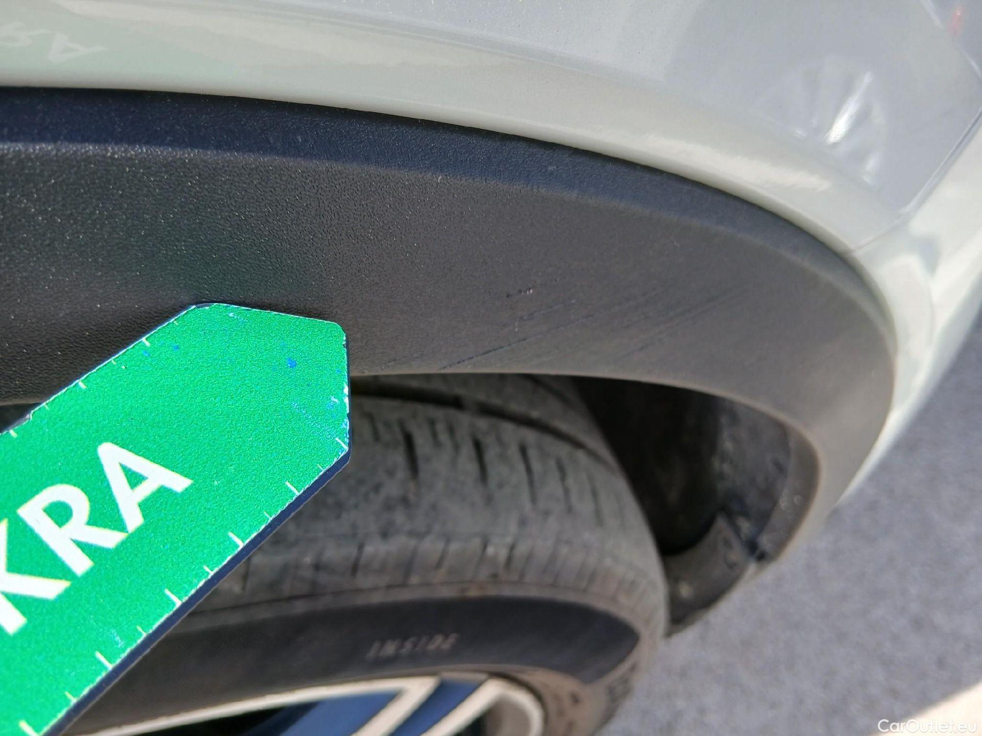  Volvo  XC 40 VOLVO XC40 / 2017 / 5P / todoterreno 1.5 T5 Twin Recharge R-Design Auto #41