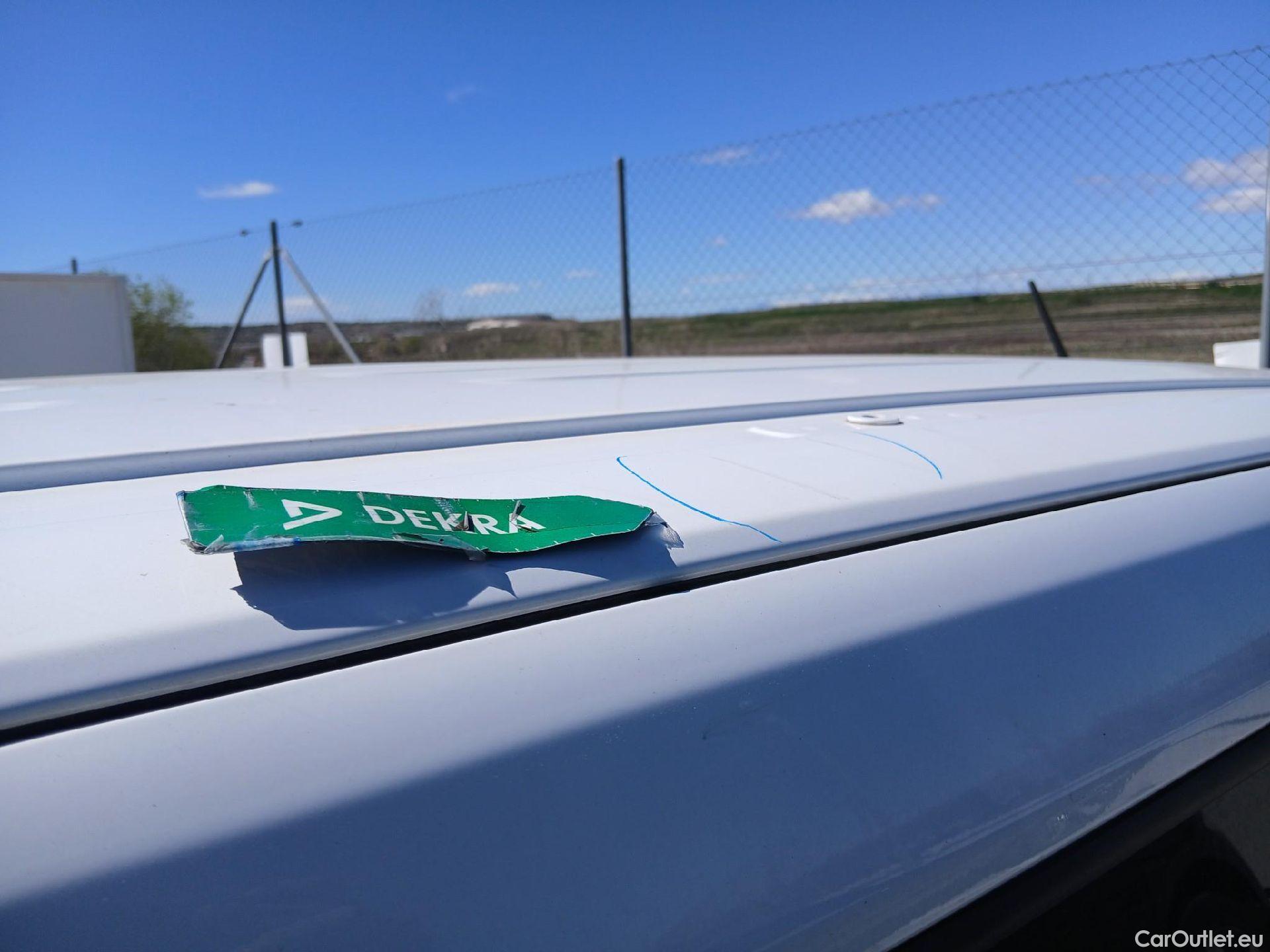  Citroen  Berlingo CITROEN  / 2018 / 5P / monovolumen compacto Talla M BlueHDi 100 SHINE #58