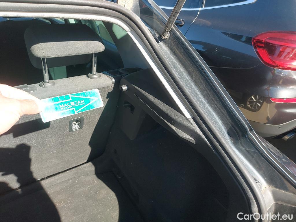  Seat  Leon SEAT Nuevo León / 2020 / 5P / berlina con portón 2.0 TDI 85kW S&S Style Go (AC4) #23