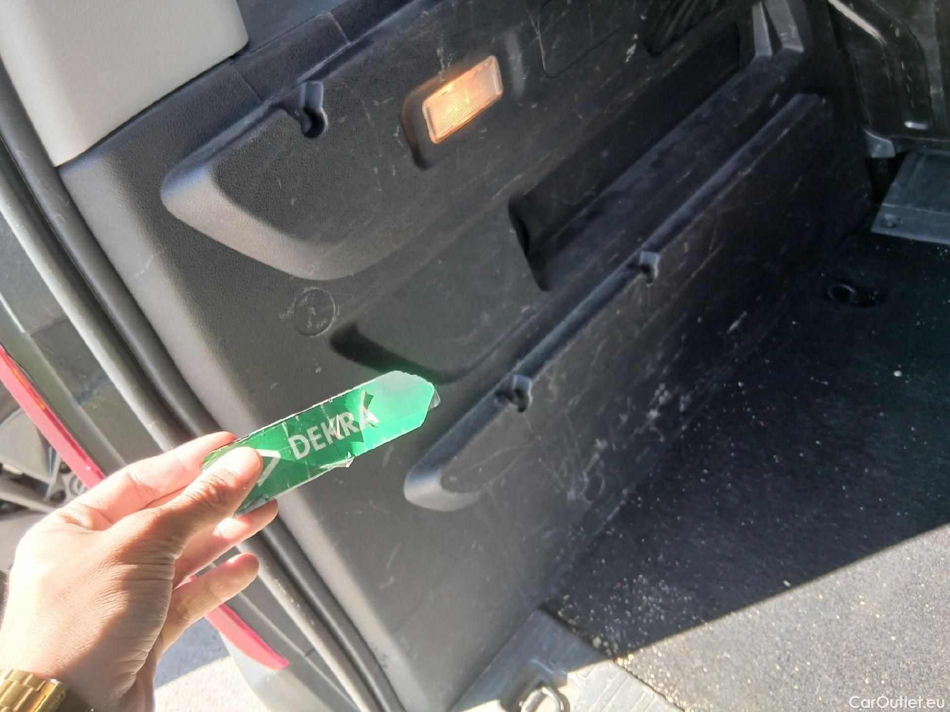  Citroen  Berlingo CITROEN  / 2018 / 5P / monovolumen compacto Talla M BlueHDi 100 SHINE #38