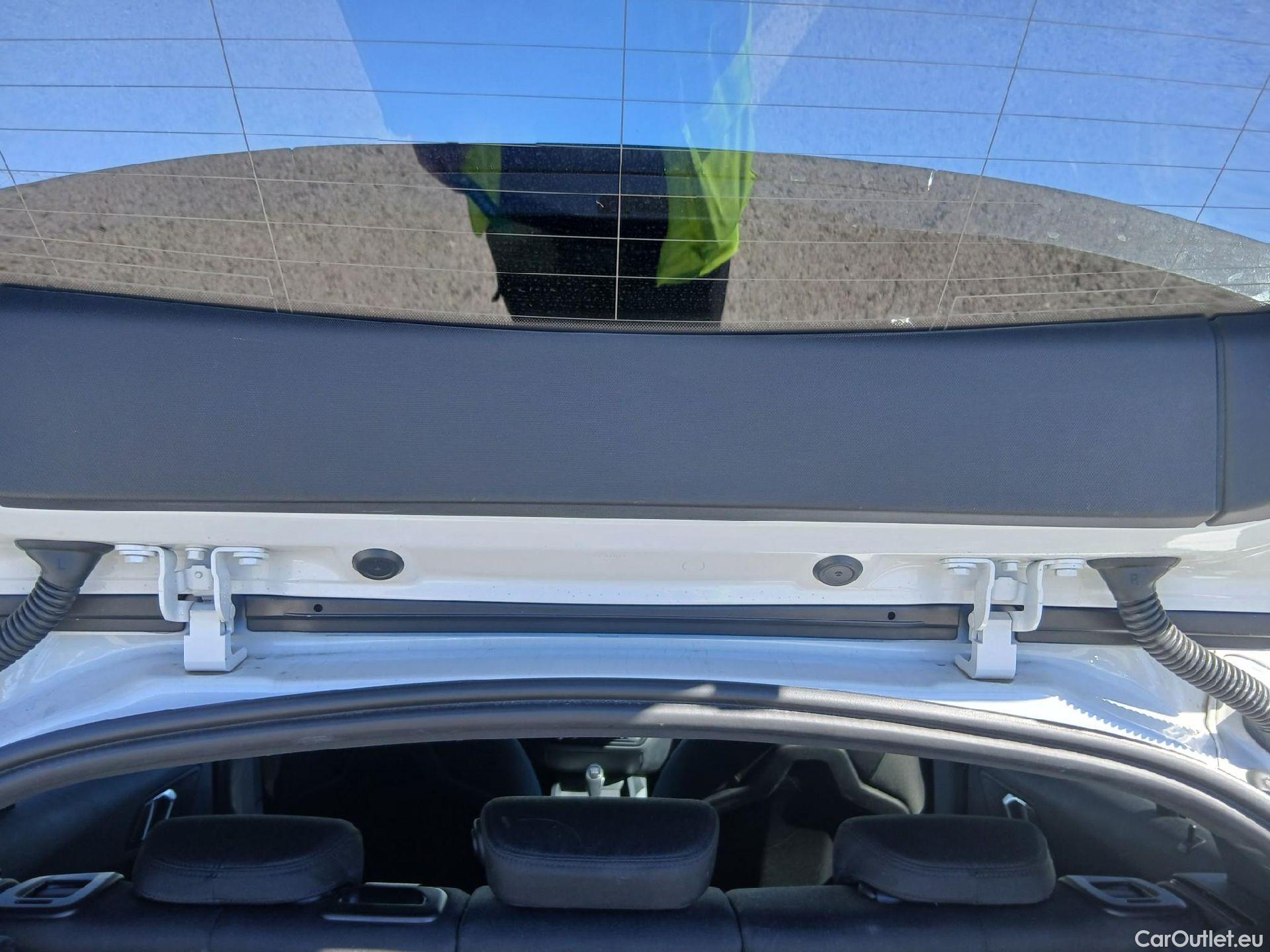  Bmw  Serie 1 BMW  / 2019 / 5P / berlina con portón 118i #32