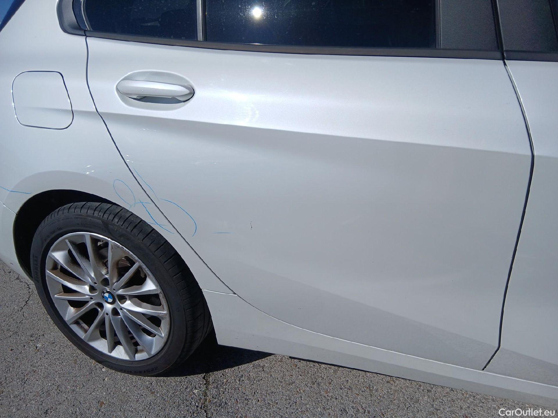  Bmw  Serie 1 BMW  / 2019 / 5P / berlina con portón 118i #38