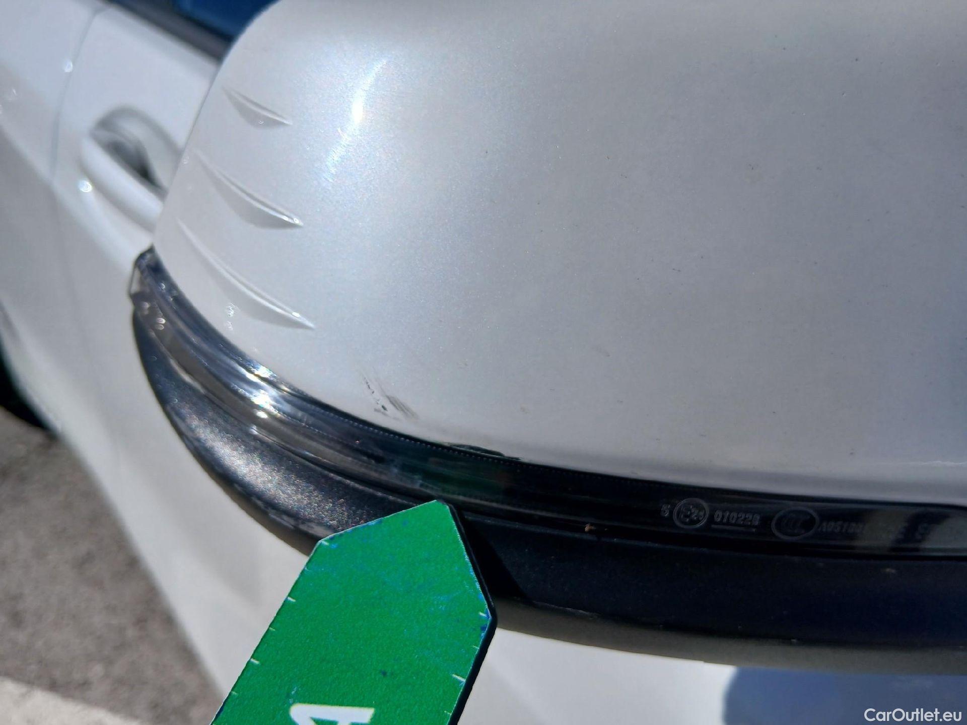  Bmw  Serie 1 BMW  / 2019 / 5P / berlina con portón 118i #45