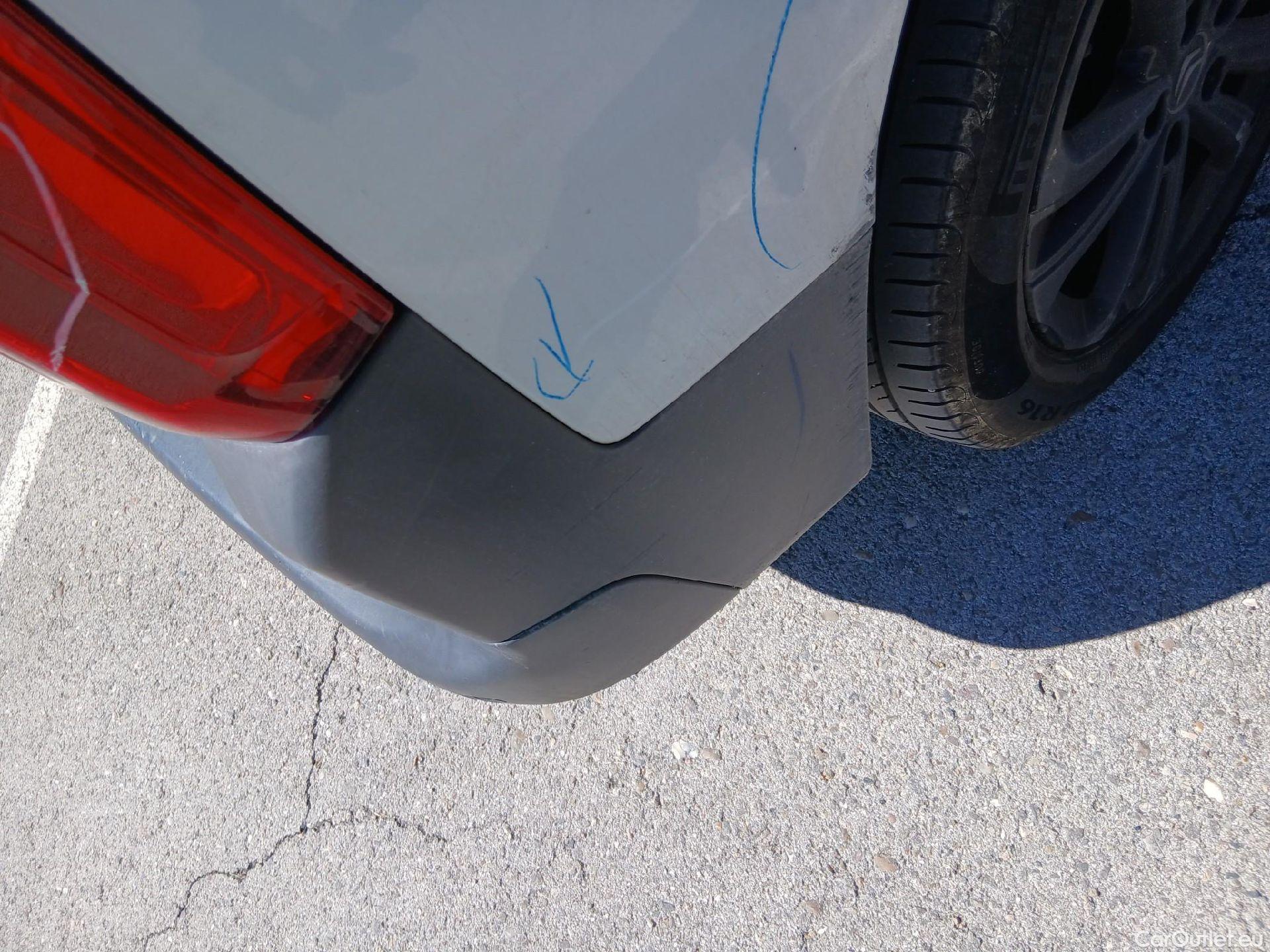  Citroen  Berlingo CITROEN  / 2018 / 5P / monovolumen compacto Talla M BlueHDi 100 SHINE #50