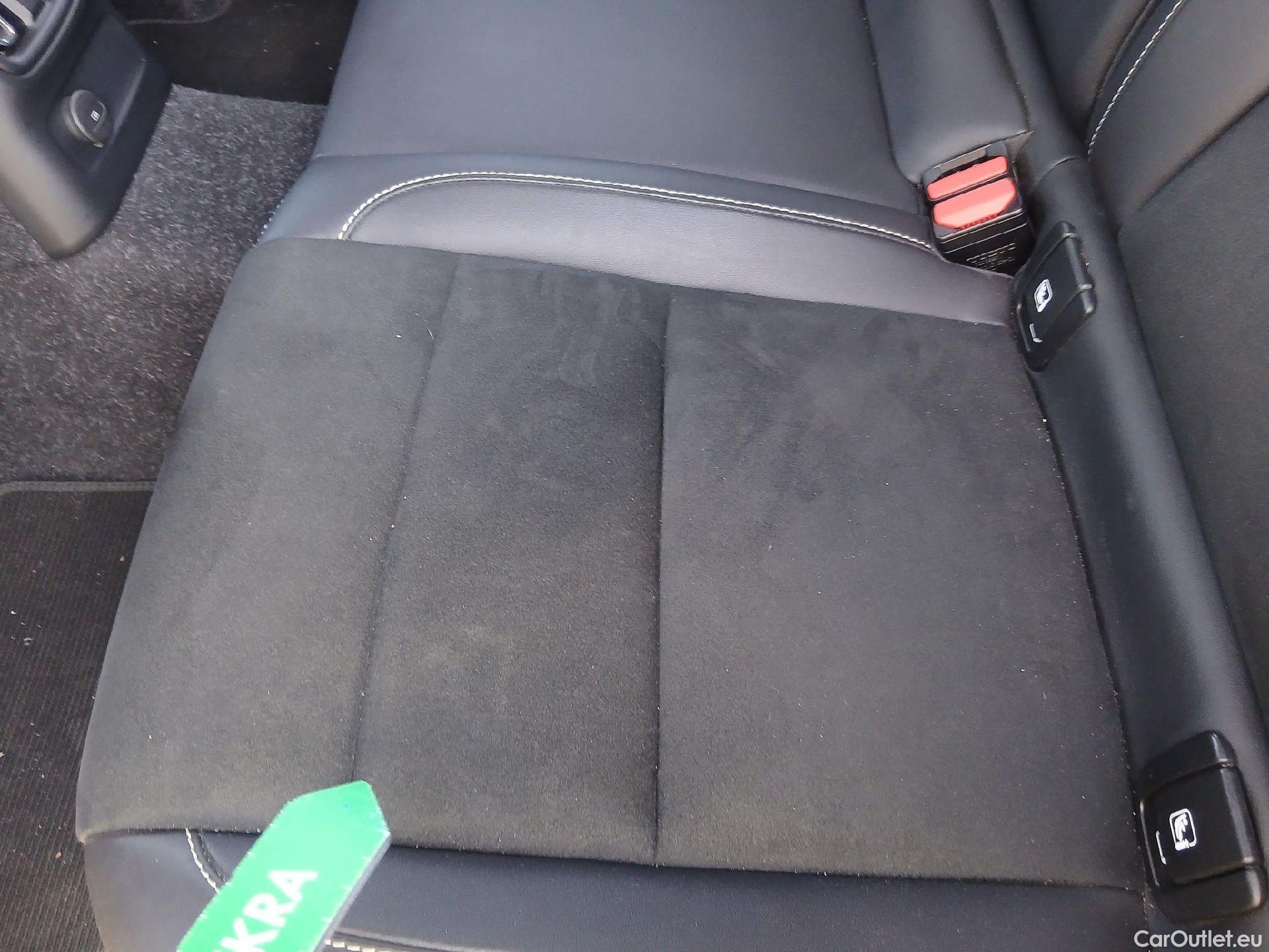  Volvo  XC 40 VOLVO XC40 / 2017 / 5P / todoterreno 1.5 T5 Twin Recharge R-Design Auto #49