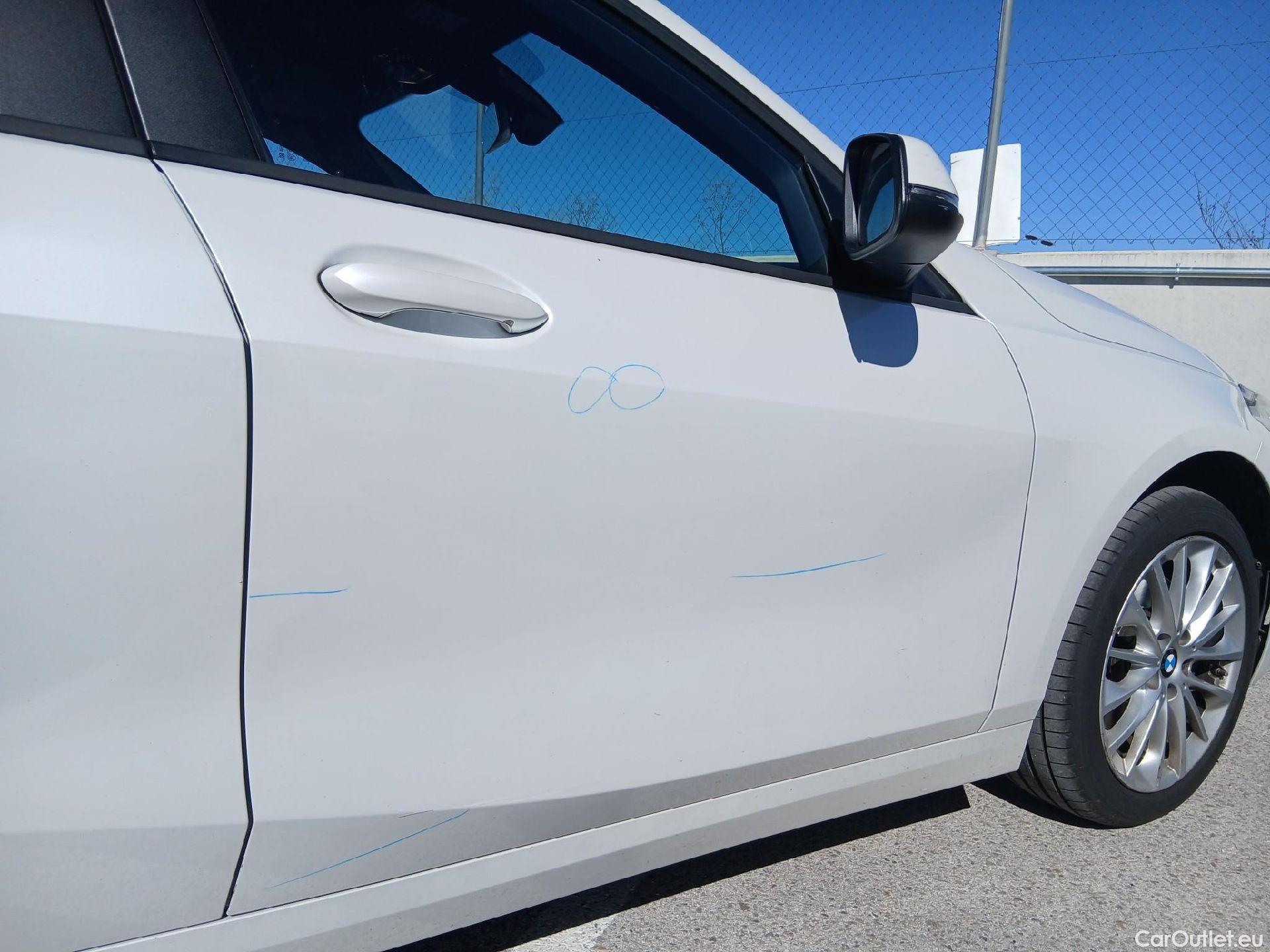  Bmw  Serie 1 BMW  / 2019 / 5P / berlina con portón 118i #41