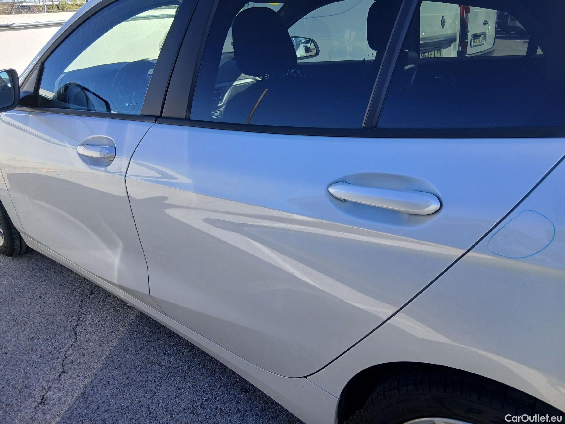  Bmw  Serie 1 BMW  / 2019 / 5P / berlina con portón 118i #11