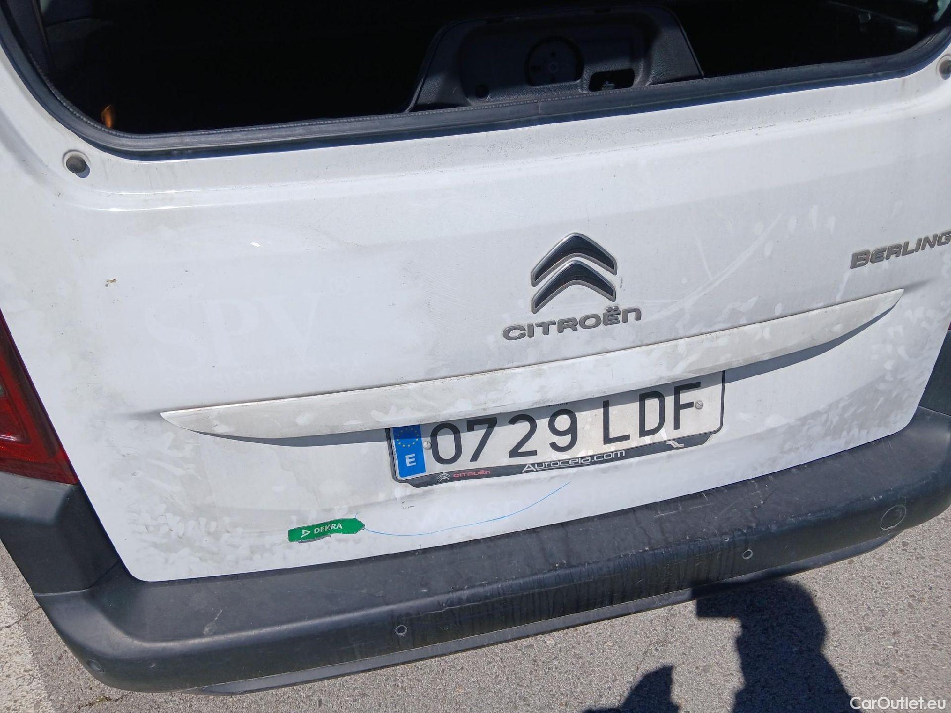  Citroen  Berlingo CITROEN  / 2018 / 5P / monovolumen compacto Talla M BlueHDi 100 SHINE #36