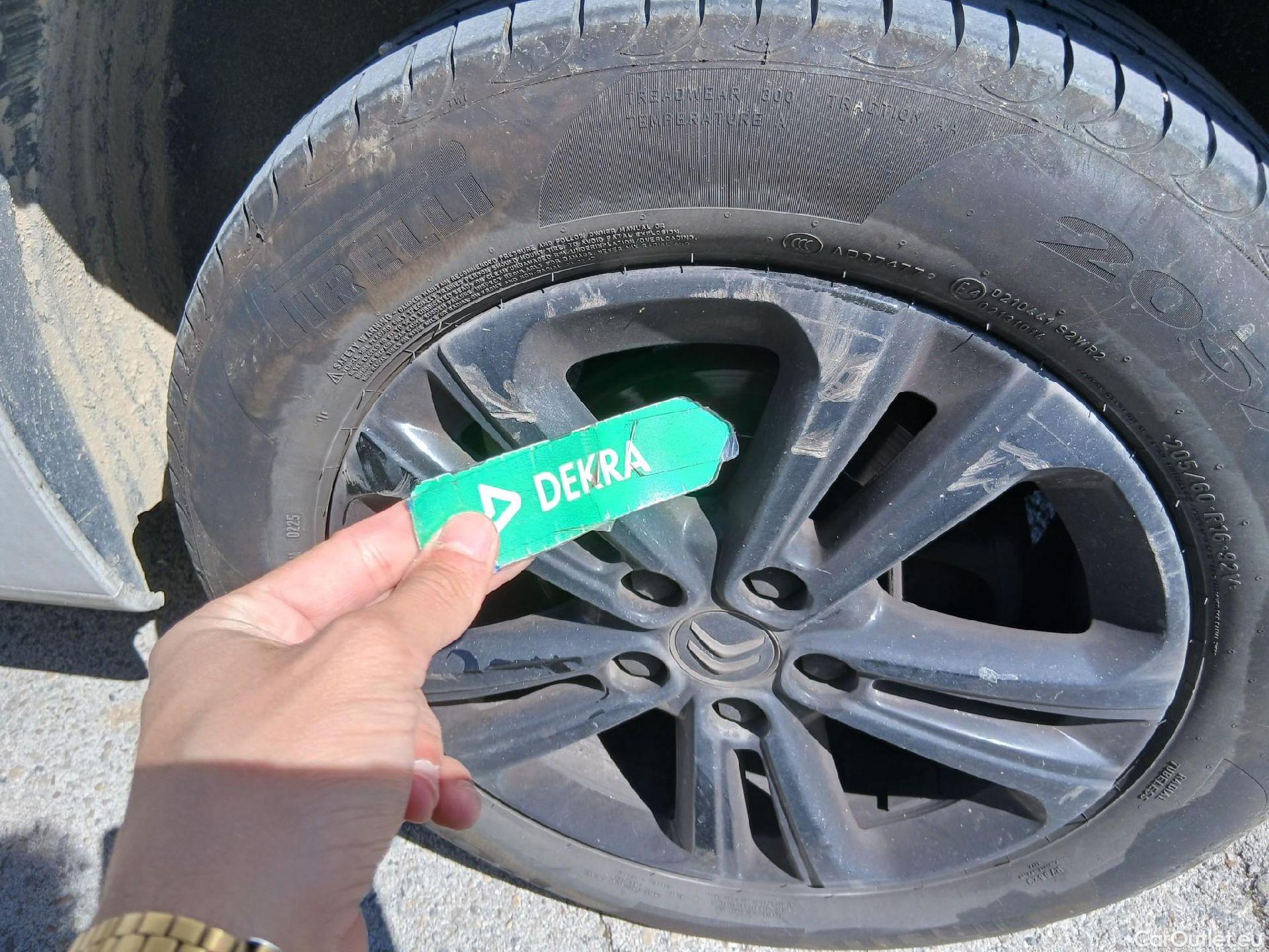  Citroen  Berlingo CITROEN  / 2018 / 5P / monovolumen compacto Talla M BlueHDi 100 SHINE #31