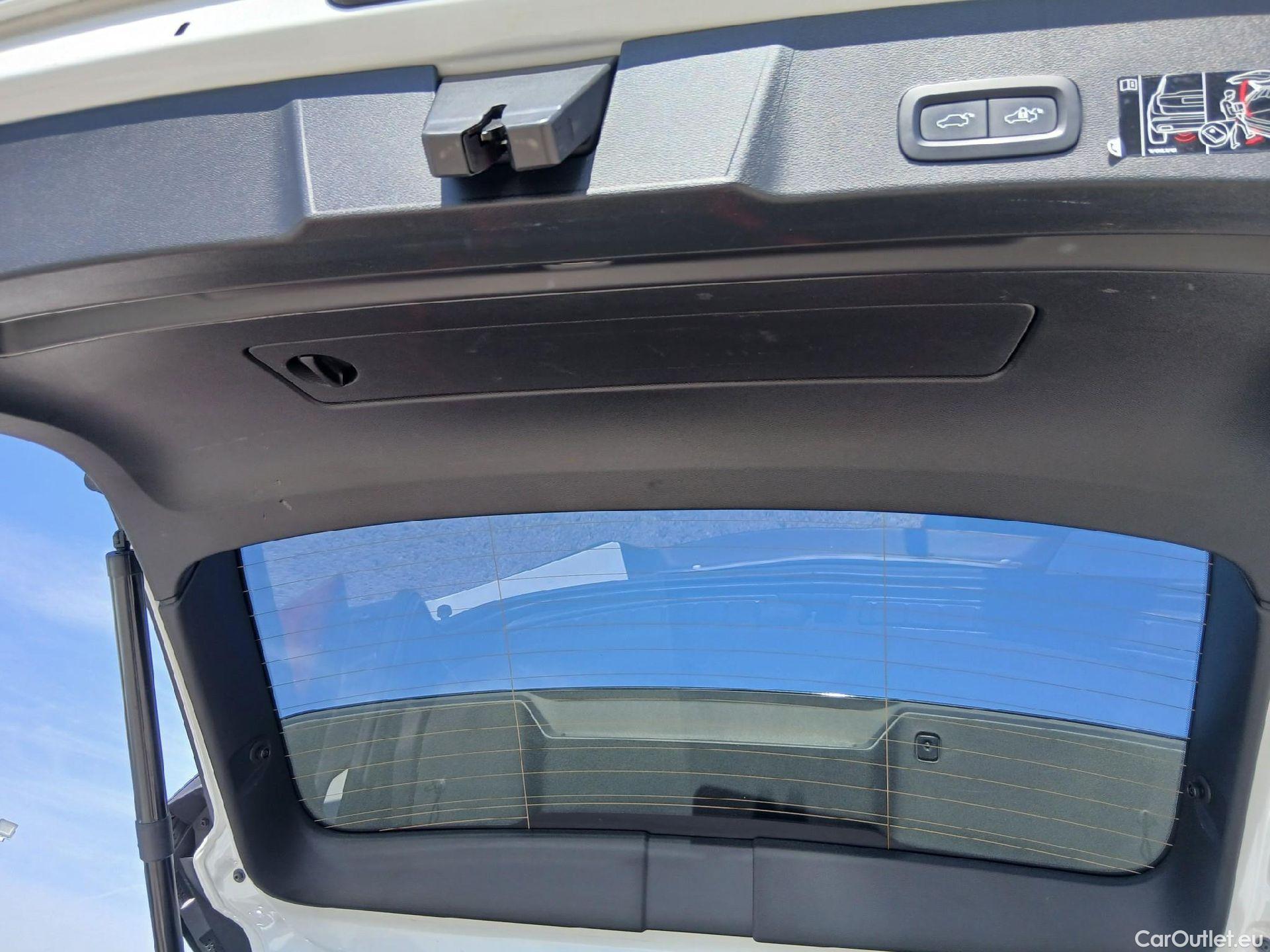  Volvo  XC 40 VOLVO XC40 / 2017 / 5P / todoterreno 1.5 T5 Twin Recharge R-Design Auto #25