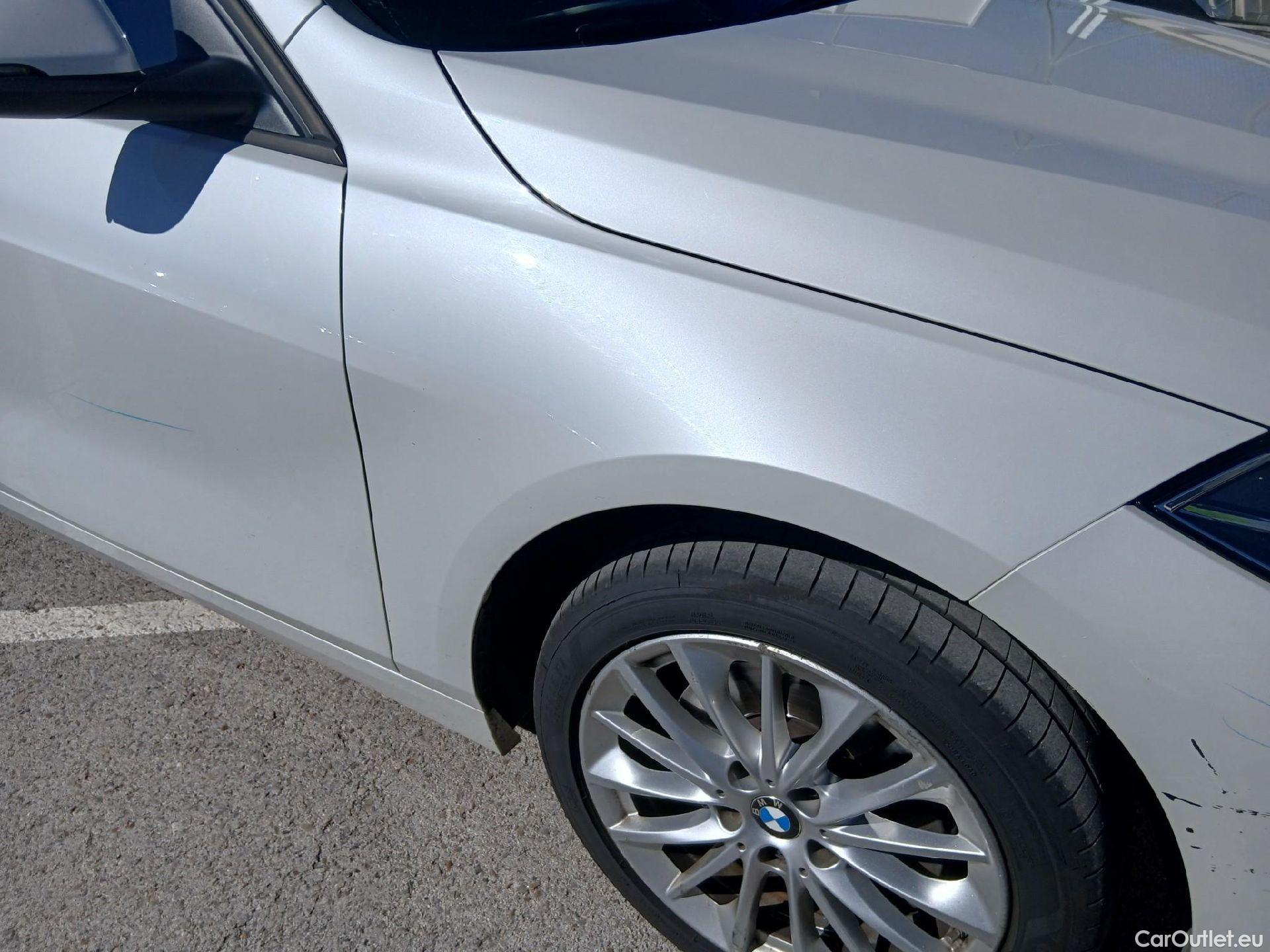  Bmw  Serie 1 BMW  / 2019 / 5P / berlina con portón 118i #52