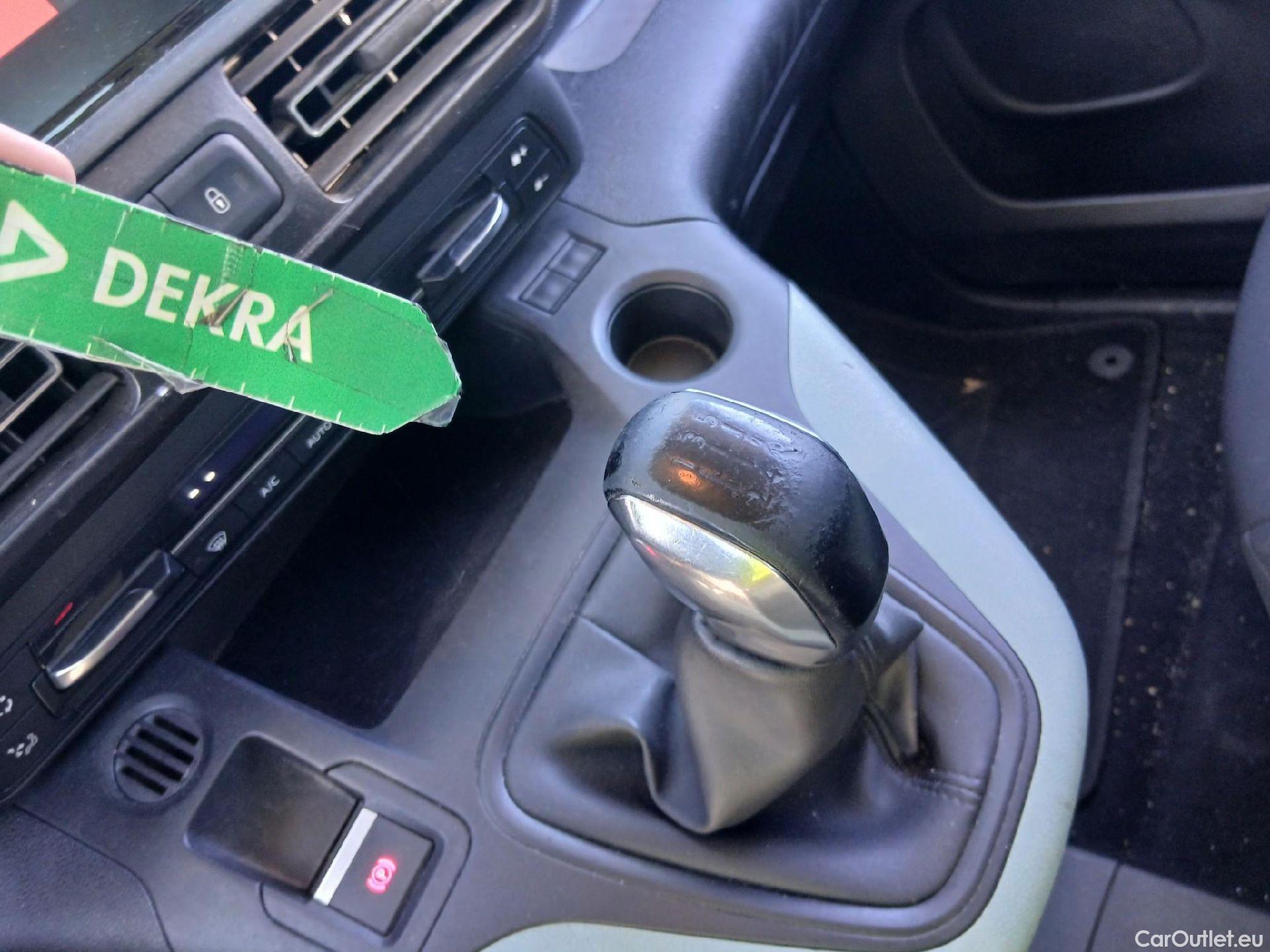  Citroen  Berlingo CITROEN  / 2018 / 5P / monovolumen compacto Talla M BlueHDi 100 SHINE #21