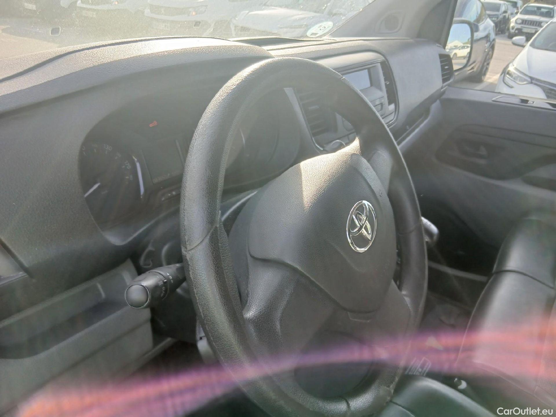  Toyota  Proace TOYOTA  / 2016 / 4P / furgón FU. MEDIO (L1) 2.0D 90kW COMFORT CARGA + #10