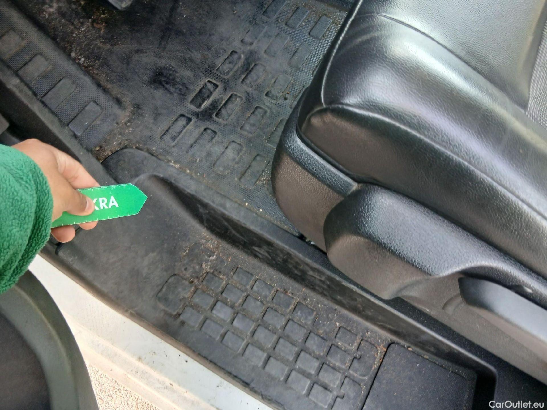  Toyota  Proace TOYOTA  / 2016 / 4P / furgón FU. MEDIO (L1) 2.0D 90kW COMFORT CARGA + #7