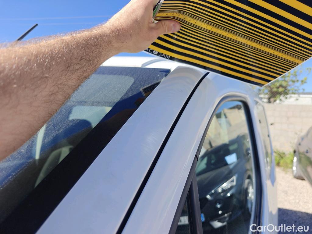  Opel  Combo OPEL  Life / 2018 / 4P / combi 1.5 TD 75kW (100CV) S/S Expression L (combi) (CX) #53