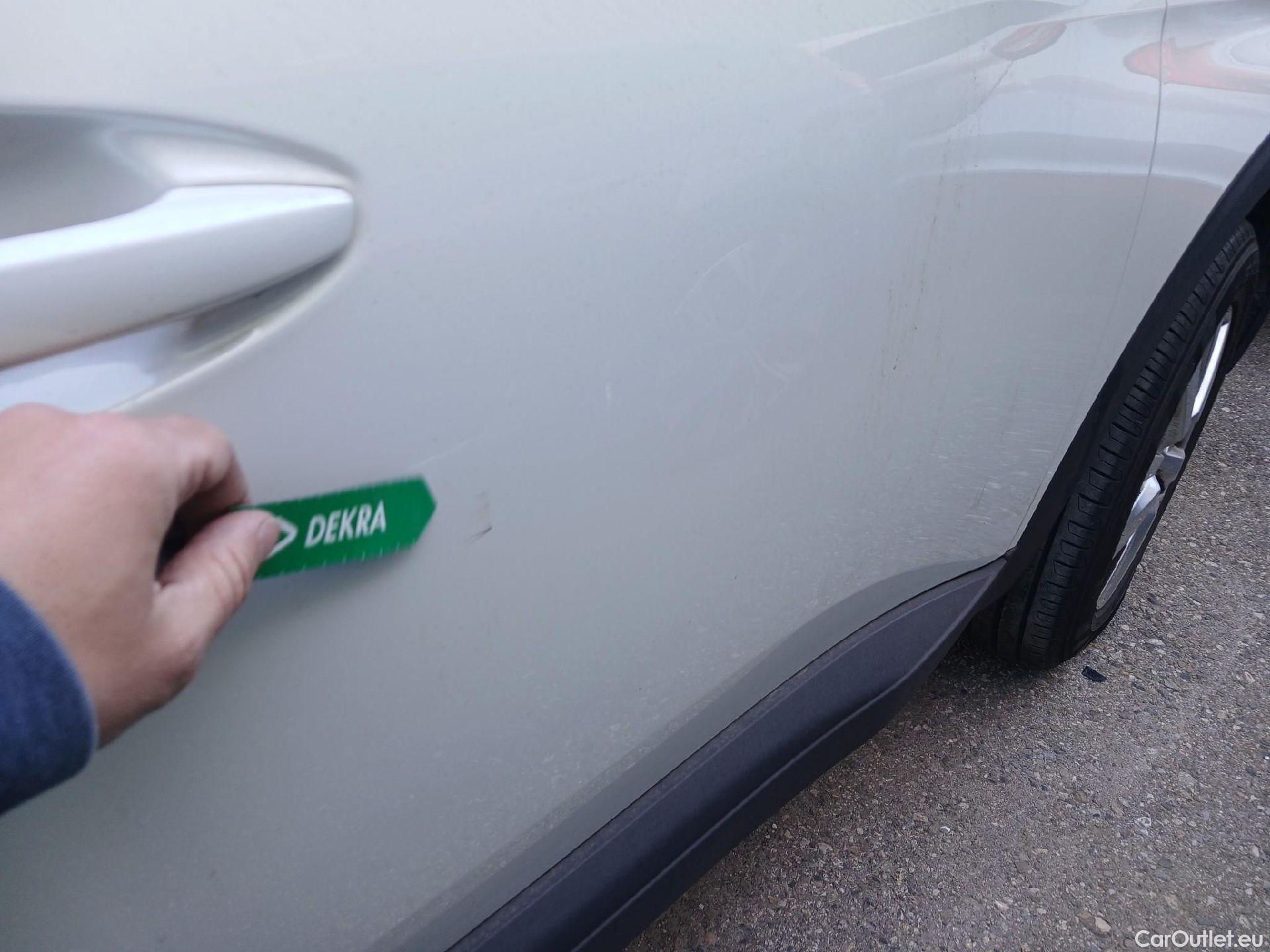  Peugeot  3008 PEUGEOT  / 2020 / 5P / todoterreno 1.2 PureTech 96KW S&S Active Pack EAT8 #15