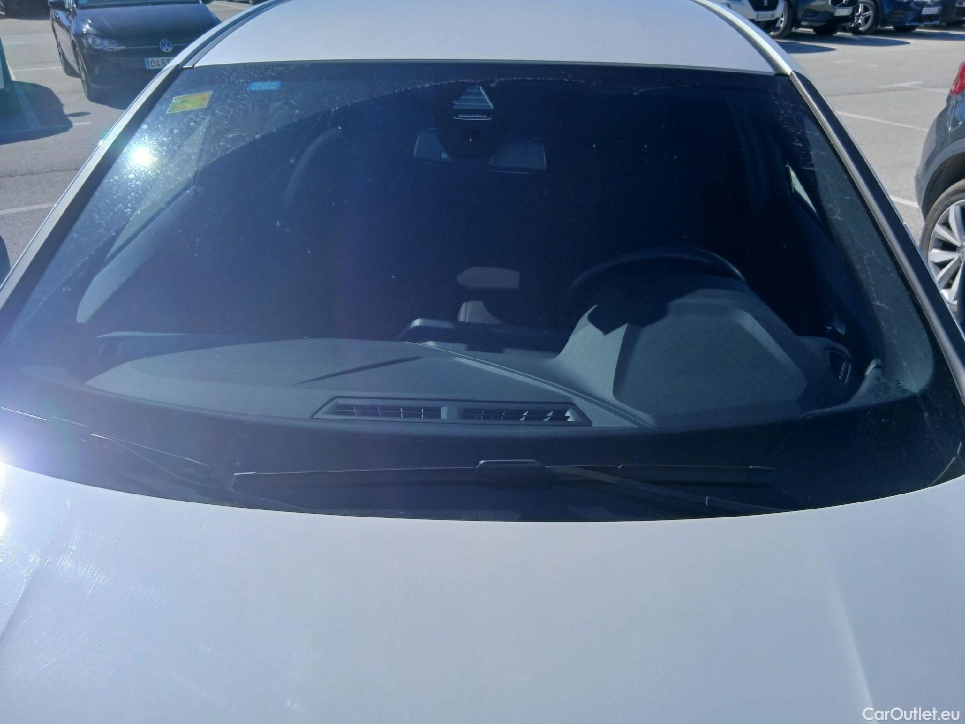  Bmw  Serie 1 BMW  / 2019 / 5P / berlina con portón 118i #1