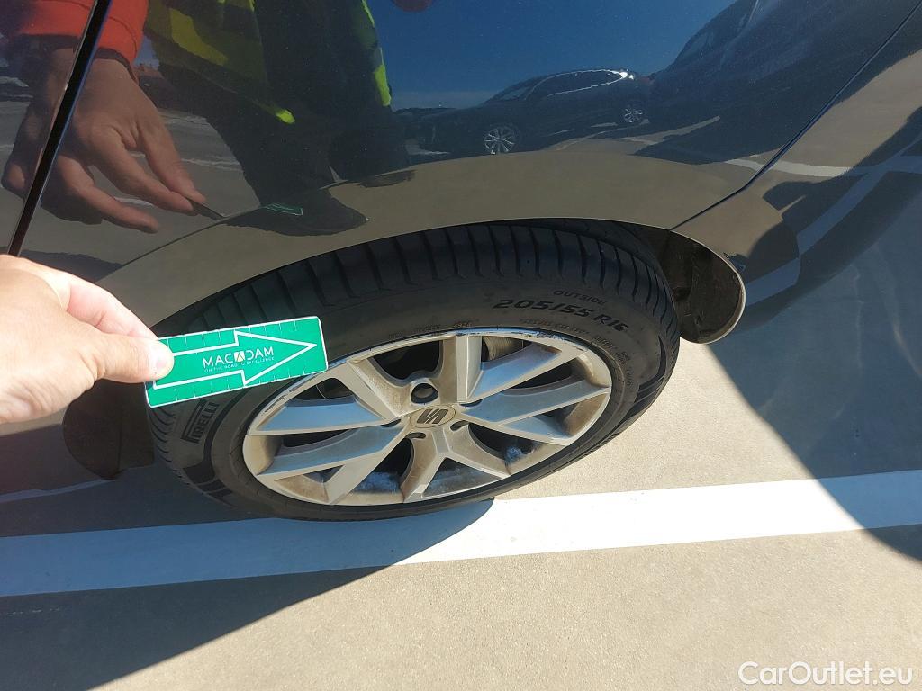  Seat  Leon SEAT Nuevo León / 2020 / 5P / berlina con portón 2.0 TDI 85kW S&S Style Go (AC4) #30